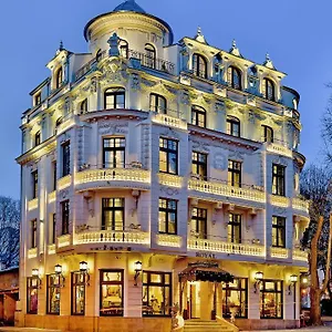 https://royal-hotel.sunnybeach-hotels.org