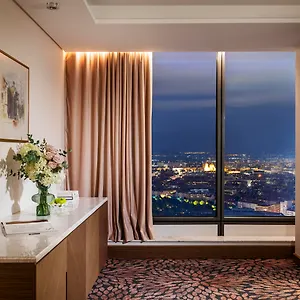 5* Hotel Grand Millennium
